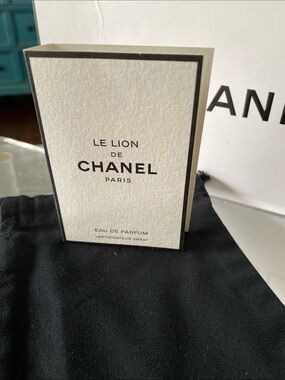 Chanel Le Lion Sample